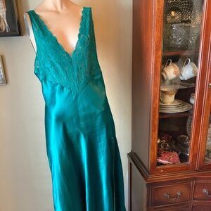 Vintage Victoria’s Secret Gold Label Medium Emerald Green Satin Nightgown